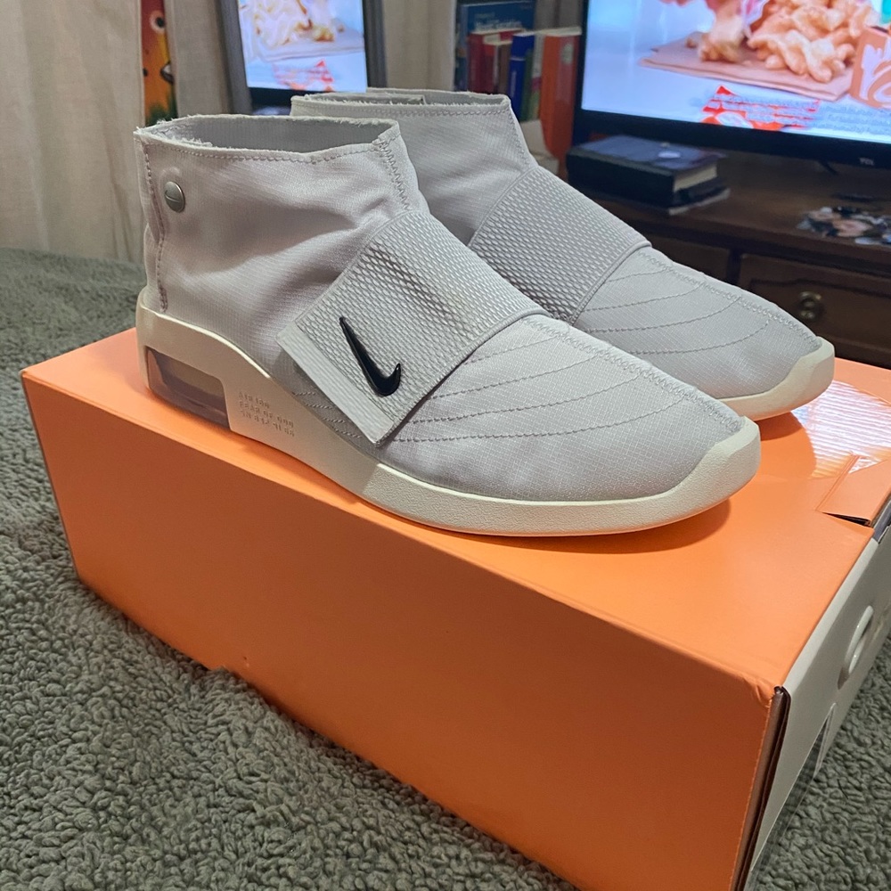 Nike x FEAR OF GOD MOCCASIN
